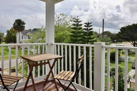 Spacious 4 Bedroom Beach Retreat - Blocks From Beach Jacksonville Beach Exterior photo